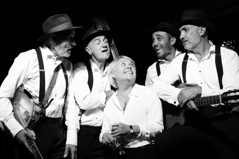 Les musiciens en noir et blanc
